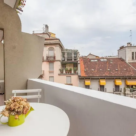 Bright House Center On Subway Lines 1,2 &3 Apartment Milan