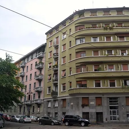 Bright House Center On Subway Lines 1,2 &3 Apartment Milan