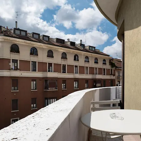 Bright House Center On Subway Lines 1,2 &3 Apartment Milan