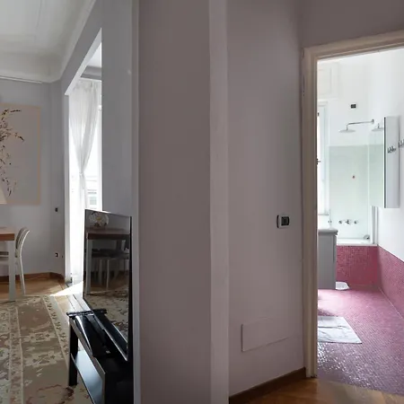 Bright House Center On Subway Lines 1,2 &3 * Milan